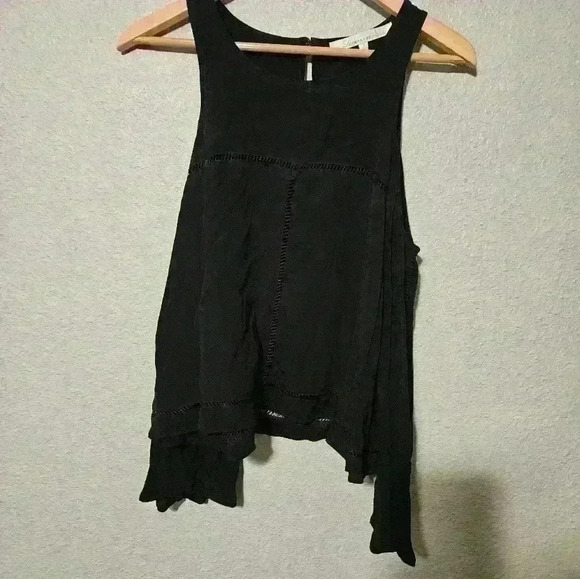 NWT Lovers + Friends Cloud Break Cold Shoulder Top - Picture 2 of 7